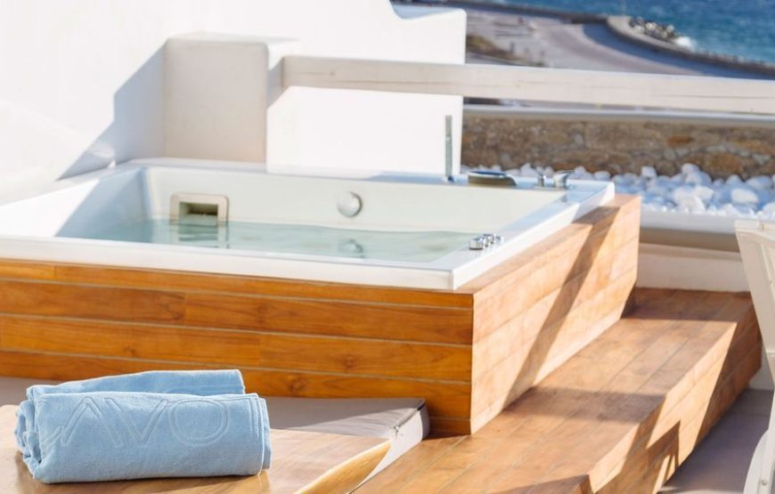 Suite with Outdoor Hot Tub