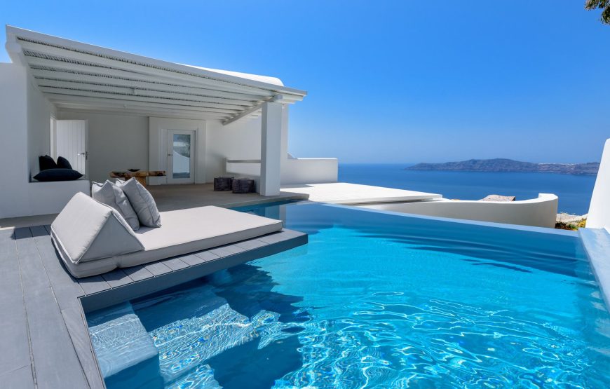 Honeymoon Pool Suite with Caldera Sunset View