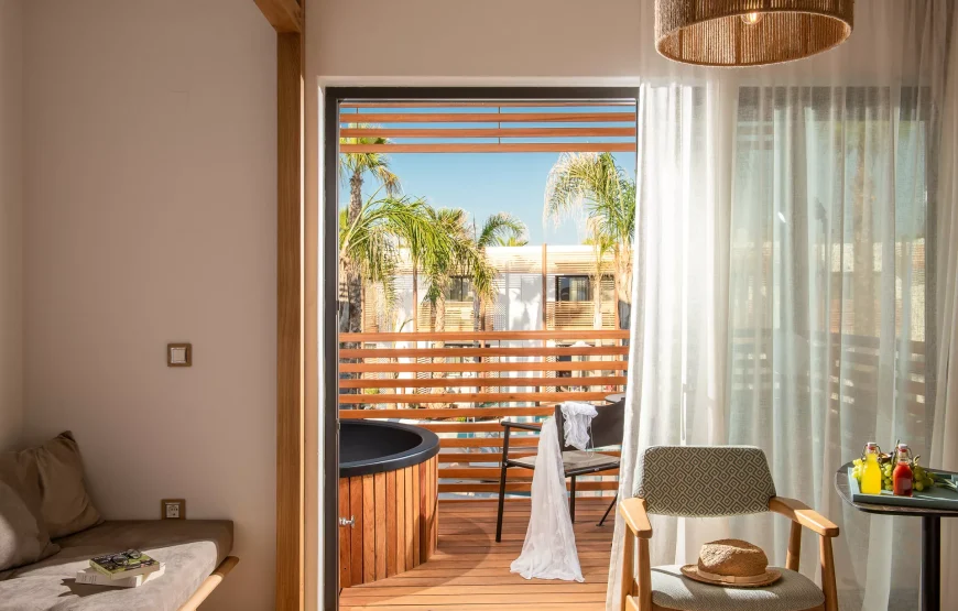 Premium Room with Pool view and Jacuzzi